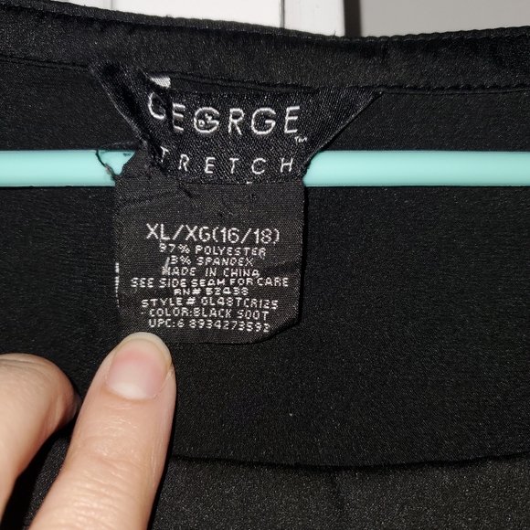 Beautiful Top with Sequins - Picture 4 of 9